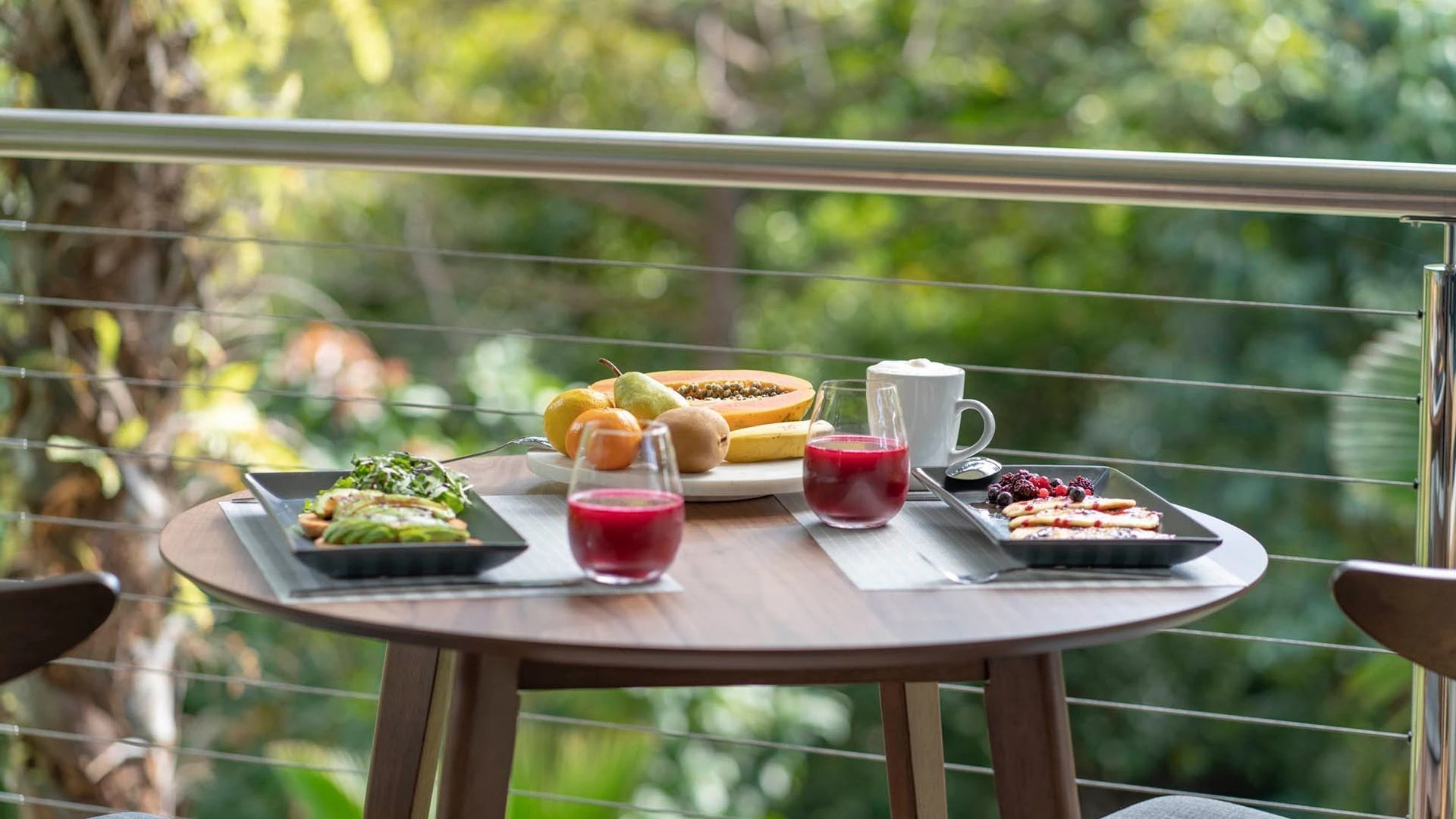 Mist table setting veranda
