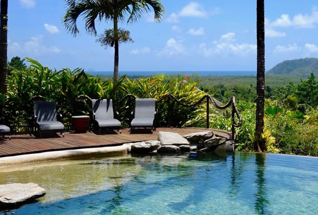 Pool with rocks – Cockatoo Hill Retreat
