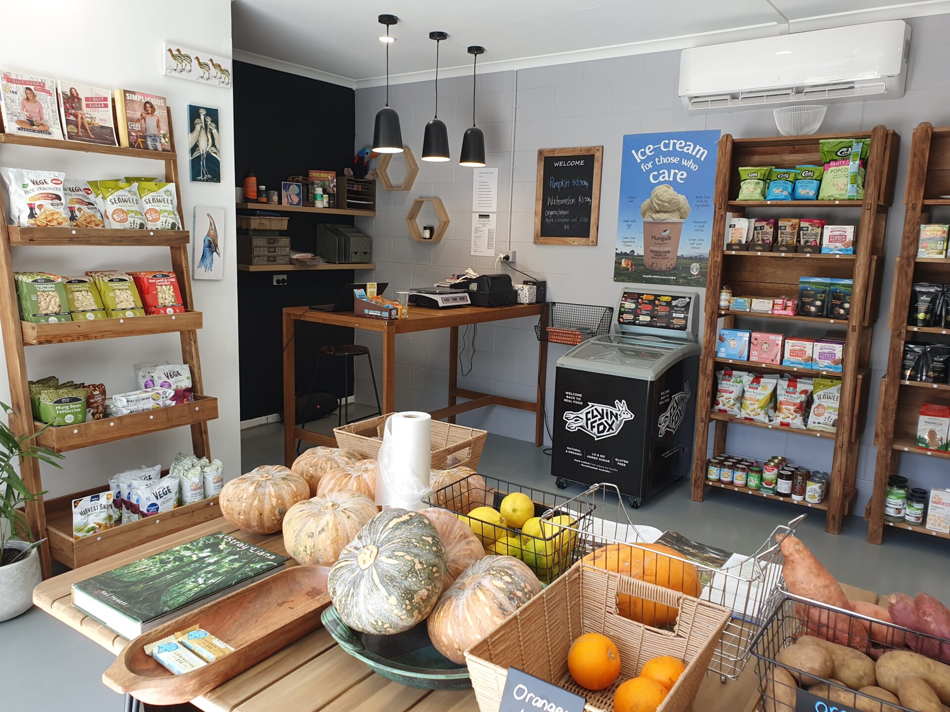 Fan Palm Shop inside